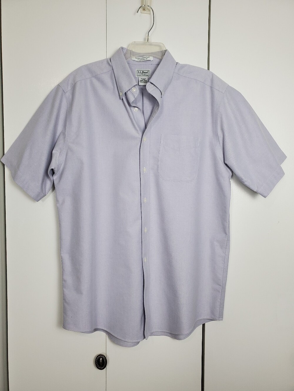 L.L. Bean Wrinkle Resistant Front Pocket Short Sleeve Bottondown Size 16- Reg